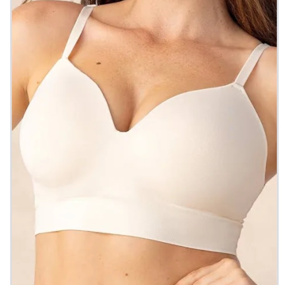 Trucking Cream Seamless Bra with Soft Stretch Fabric